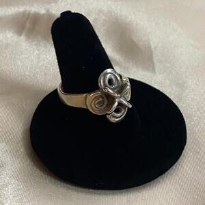 Unique Vintage s925 Sterling Silver Flower Swirl Xs and Os adjustable ring